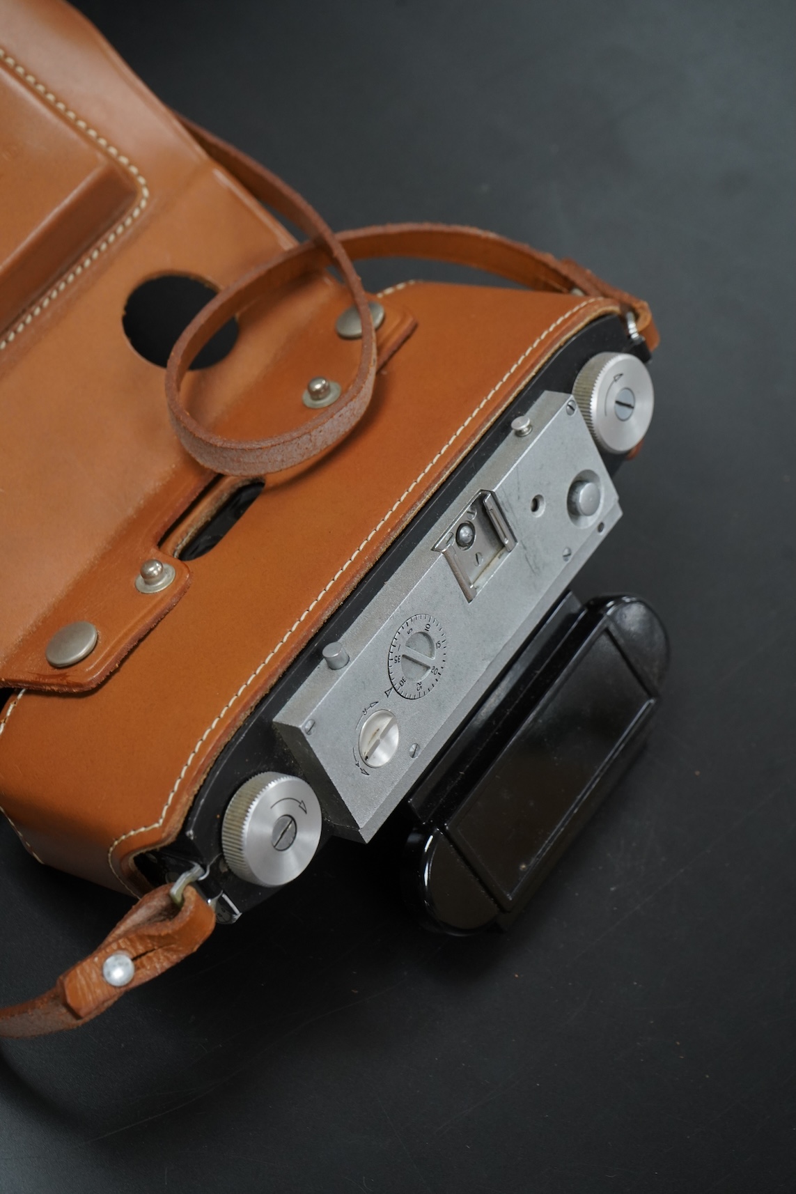 A David White 35mm stereo realist camera, F3.5 Lens, with case